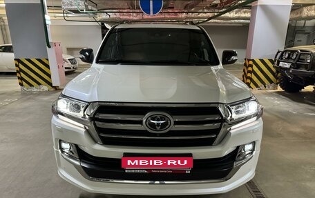 Toyota Land Cruiser 200, 2019 год, 10 490 000 рублей, 2 фотография