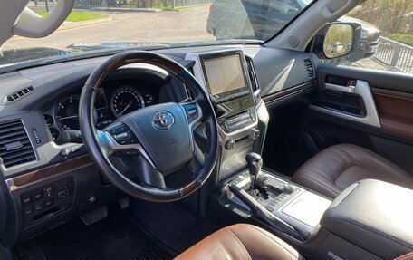 Toyota Land Cruiser 200, 2018 год, 8 750 000 рублей, 10 фотография