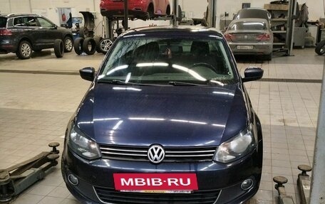 Volkswagen Polo VI (EU Market), 2013 год, 1 025 000 рублей, 2 фотография