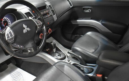 Mitsubishi Outlander III рестайлинг 3, 2011 год, 1 399 000 рублей, 10 фотография