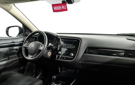 Mitsubishi Outlander III рестайлинг 3, 2020 год, 2 349 789 рублей, 9 фотография
