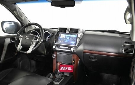 Toyota Land Cruiser Prado 150 рестайлинг 2, 2017 год, 3 810 000 рублей, 16 фотография