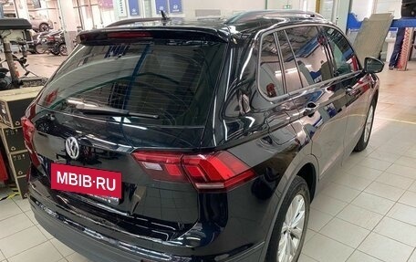 Volkswagen Tiguan II, 2019 год, 2 597 000 рублей, 4 фотография