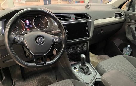 Volkswagen Tiguan II, 2019 год, 2 597 000 рублей, 11 фотография