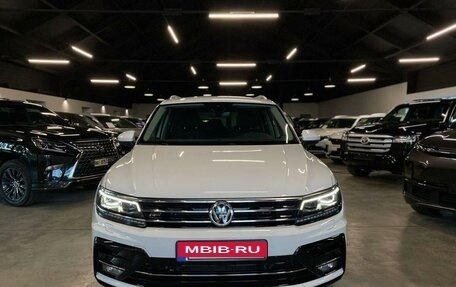 Volkswagen Tiguan II, 2020 год, 3 920 000 рублей, 2 фотография