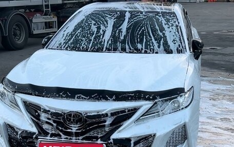 Toyota Camry, 2020 год, 3 320 000 рублей, 2 фотография