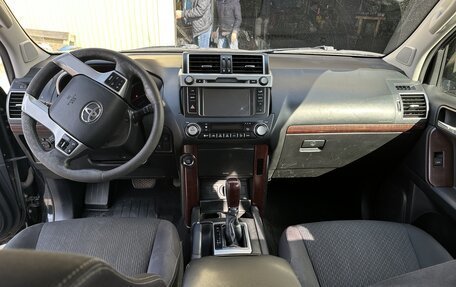 Toyota Land Cruiser Prado 150 рестайлинг 2, 2014 год, 3 899 000 рублей, 8 фотография