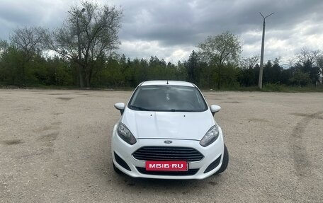 Ford Fiesta, 2016 год, 1 000 000 рублей, 2 фотография