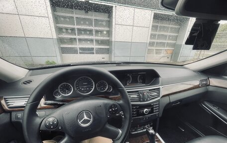 Mercedes-Benz E-Класс, 2010 год, 1 400 000 рублей, 13 фотография