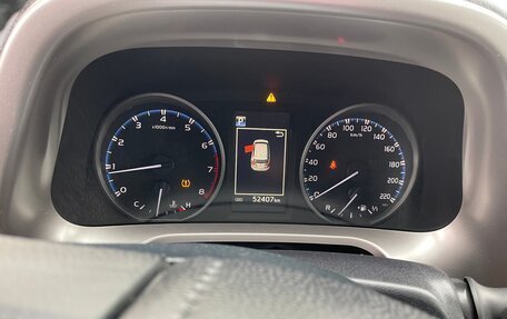 Toyota RAV4, 2018 год, 3 200 000 рублей, 11 фотография