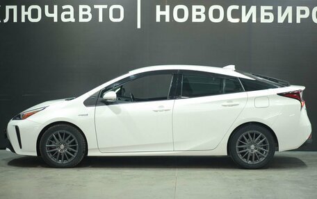 Toyota Prius IV XW50, 2019 год, 2 010 000 рублей, 8 фотография