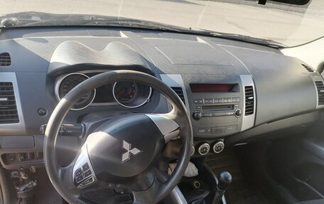 Mitsubishi Outlander III рестайлинг 3, 2008 год, 820 000 рублей, 8 фотография