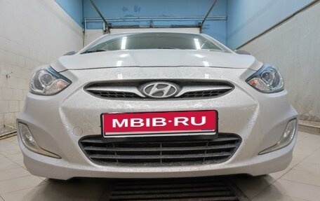Hyundai Solaris II рестайлинг, 2013 год, 1 070 000 рублей, 2 фотография