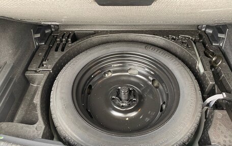 Volkswagen Tiguan II, 2018 год, 3 700 000 рублей, 17 фотография