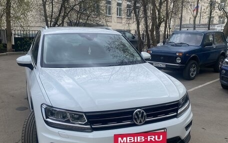 Volkswagen Tiguan II, 2020 год, 2 760 000 рублей, 2 фотография