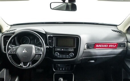 Mitsubishi Outlander III рестайлинг 3, 2018 год, 1 869 789 рублей, 13 фотография