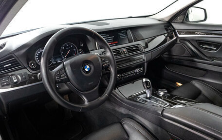 BMW 5 серия, 2015 год, 2 329 789 рублей, 11 фотография