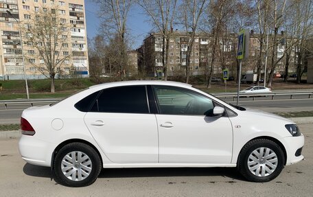 Volkswagen Polo VI (EU Market), 2012 год, 900 000 рублей, 4 фотография