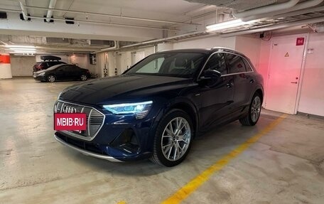 Audi e-tron I, 2022 год, 6 500 000 рублей, 4 фотография