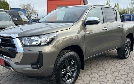 Toyota Hilux VIII, 2024 год, 6 300 000 рублей, 2 фотография
