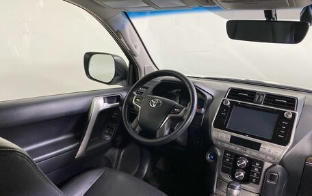 Toyota Land Cruiser Prado 150 рестайлинг 2, 2018 год, 5 839 900 рублей, 10 фотография