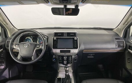 Toyota Land Cruiser Prado 150 рестайлинг 2, 2018 год, 5 839 900 рублей, 9 фотография