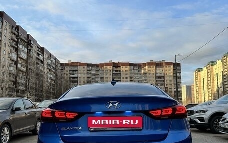 Hyundai Elantra VI рестайлинг, 2018 год, 1 700 000 рублей, 6 фотография