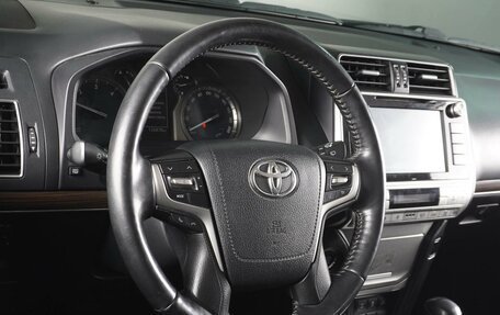 Toyota Land Cruiser Prado 150 рестайлинг 2, 2018 год, 5 290 000 рублей, 9 фотография