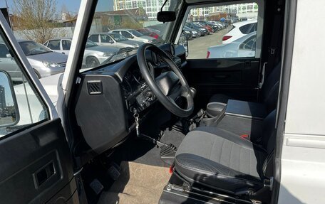 Land Rover Defender I, 2012 год, 1 850 000 рублей, 10 фотография