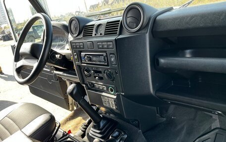Land Rover Defender I, 2012 год, 1 850 000 рублей, 13 фотография