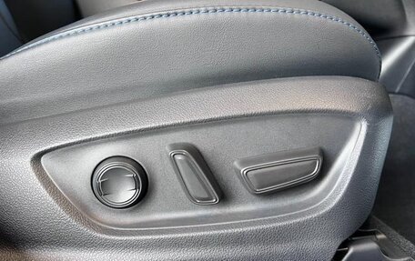 Toyota Prius IV XW50, 2021 год, 1 450 300 рублей, 28 фотография