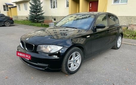 BMW 1 серия, 2008 год, 880 000 рублей, 2 фотография
