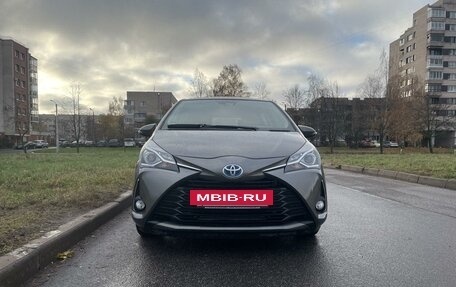 Toyota Yaris III рестайлинг, 2018 год, 1 750 000 рублей, 2 фотография