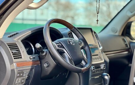 Toyota Land Cruiser 200, 2018 год, 8 300 000 рублей, 15 фотография