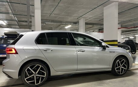 Volkswagen Golf VIII, 2020 год, 3 350 000 рублей, 29 фотография