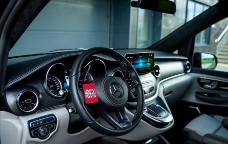 Mercedes-Benz V-Класс, 2022 год, 12 950 000 рублей, 10 фотография
