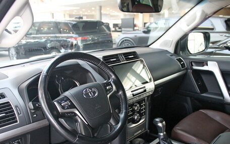 Toyota Land Cruiser Prado 150 рестайлинг 2, 2020 год, 6 700 000 рублей, 10 фотография