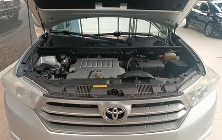 Toyota Highlander III, 2011 год, 2 280 000 рублей, 10 фотография