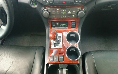 Toyota Highlander III, 2011 год, 2 280 000 рублей, 17 фотография