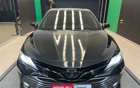 Toyota Camry, 2019 год, 2 850 000 рублей, 2 фотография