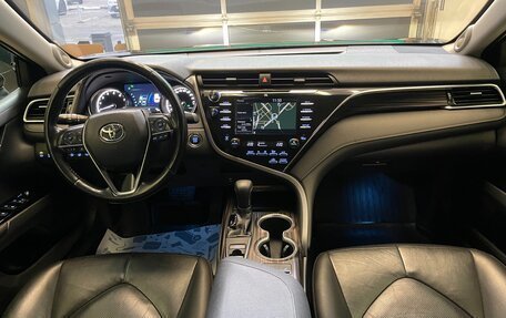 Toyota Camry, 2019 год, 2 850 000 рублей, 16 фотография