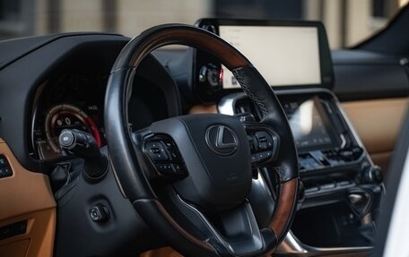 Lexus LX, 2022 год, 16 000 000 рублей, 10 фотография