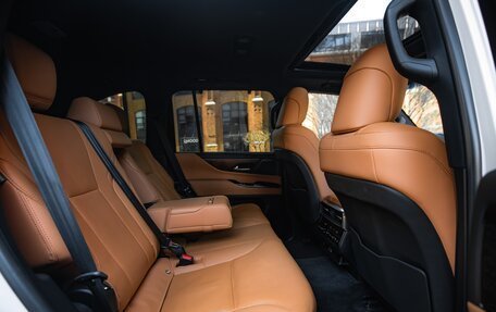 Lexus LX, 2022 год, 16 000 000 рублей, 18 фотография
