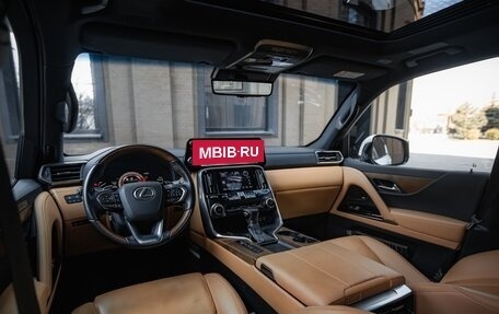 Lexus LX, 2022 год, 16 000 000 рублей, 15 фотография
