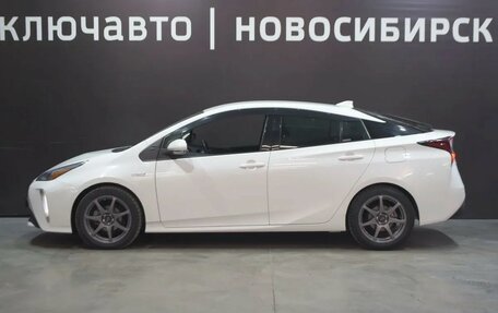 Toyota Prius IV XW50, 2019 год, 1 817 999 рублей, 1 фотография