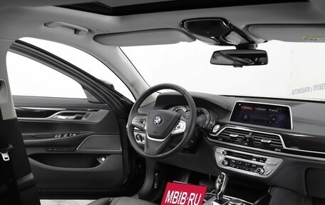 BMW 7 серия, 2018 год, 3 900 000 рублей, 5 фотография