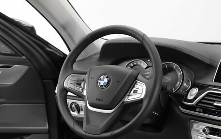 BMW 7 серия, 2018 год, 3 900 000 рублей, 11 фотография