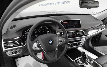 BMW 7 серия, 2018 год, 3 900 000 рублей, 16 фотография