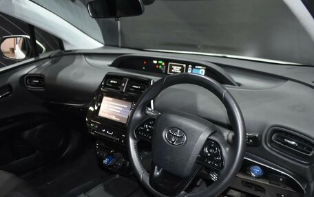 Toyota Prius IV XW50, 2019 год, 1 817 999 рублей, 4 фотография