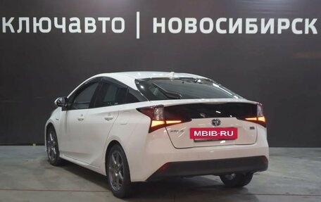 Toyota Prius IV XW50, 2019 год, 1 817 999 рублей, 2 фотография